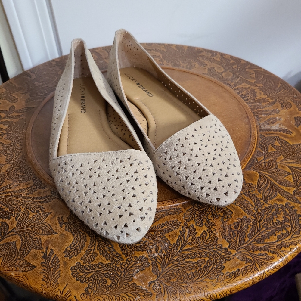 Lucky Brand Tan Suede Perforated Flats Asymmetrical Vamp Archn Insole